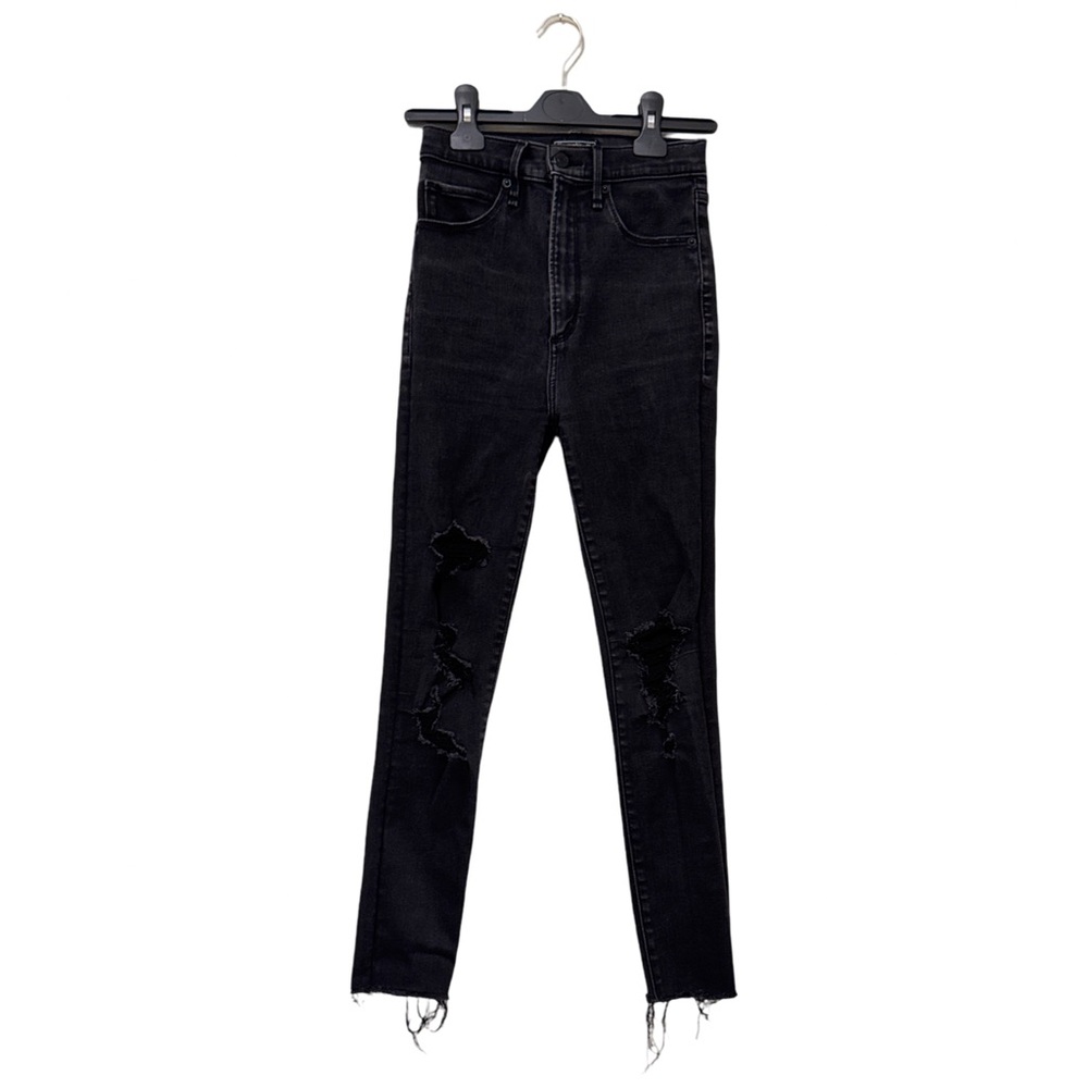 Abercrombie black ripped jeans
Size 25/ 0R